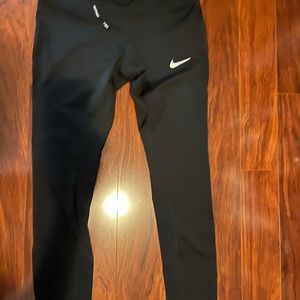 NWT nike Sri fit epic run black size m